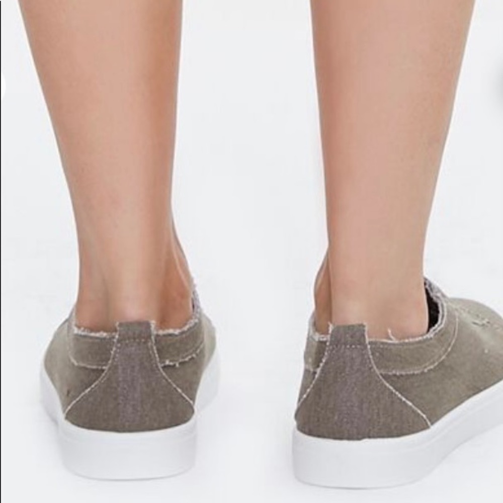 NWT Canvas Sneakers - Picture 4 of 5